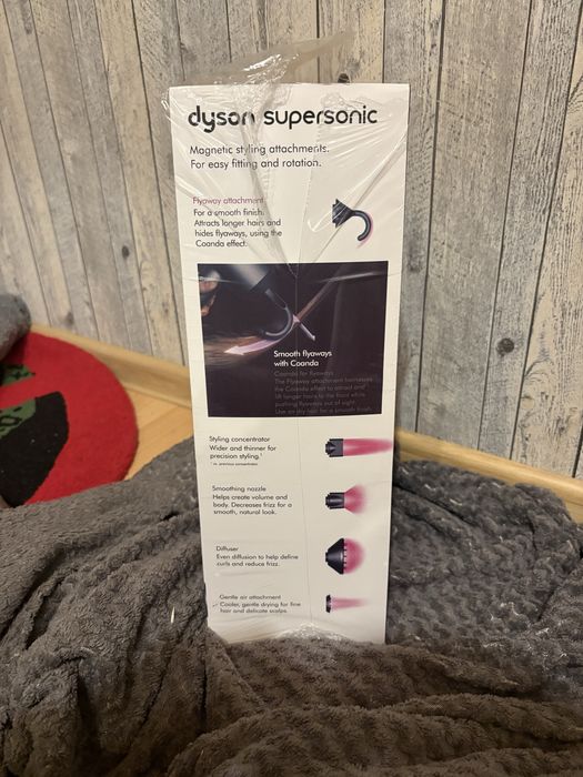 Suszarka Dyson , prawie jak nowa .