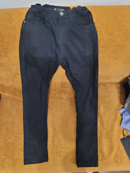 Zestaw 6 par spodni, 2 pary spodenek i bluza chłopięca r. 170