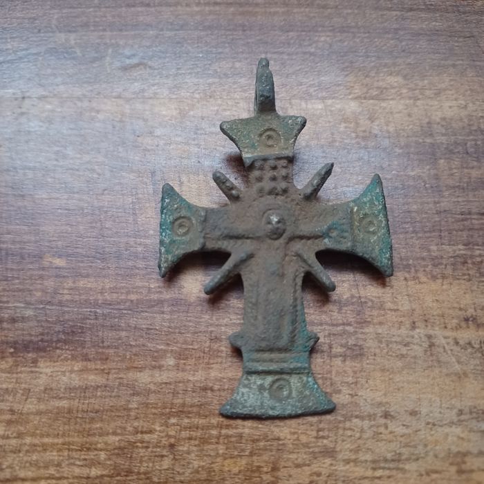 Старовинний гуцульський хрестик, згард.