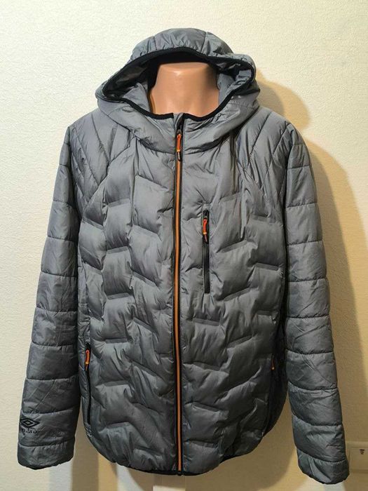 Чоловіча куртка Umbro з капюшоном (розмір XXL)