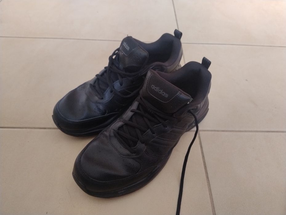 Adidas buty jak nowe -  skóra. Wkładka 295 mm. Dla stopy 290 mm.  Odbiór osobisty. Gotówka. Mielno i okolice.