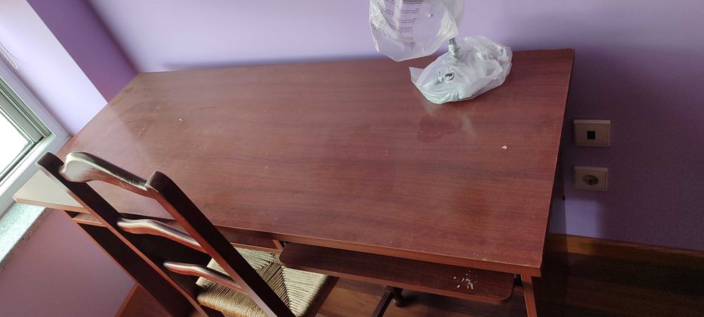 Secretárias para quarto de estudantes