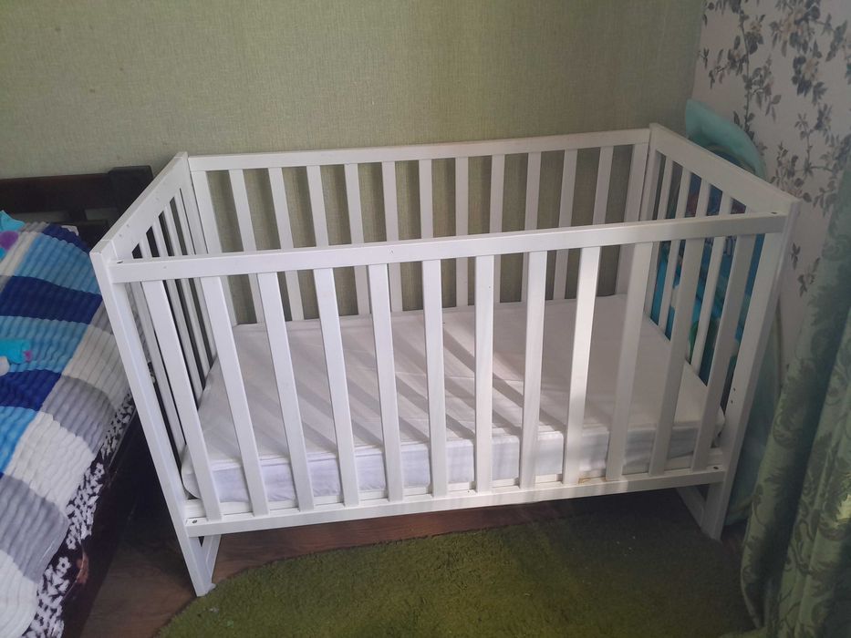 Ліжечко дитяче з матрасом