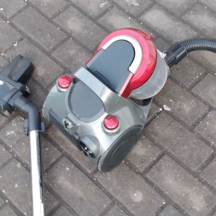 Odkurzacz bezworkowy FAKIR - 700W/ Polecam