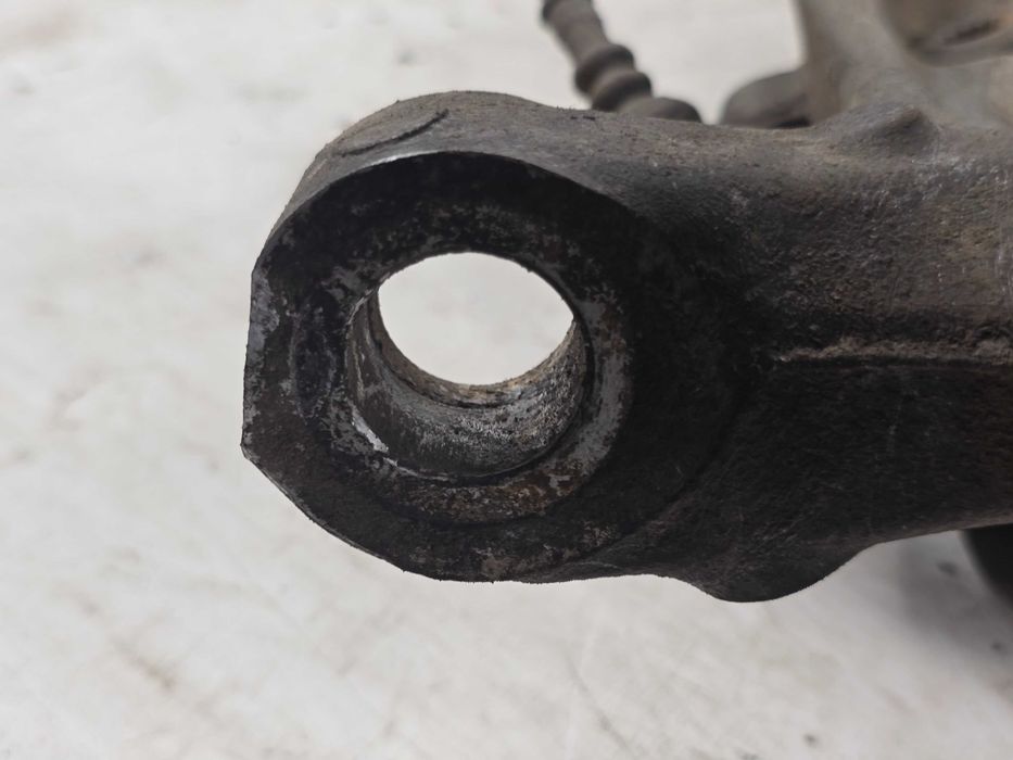 Zwrotnica prawa przednia przód 4G0407242D AUDI A4 B8 A5 LIFT 11-15 Q5 8R A6 C7