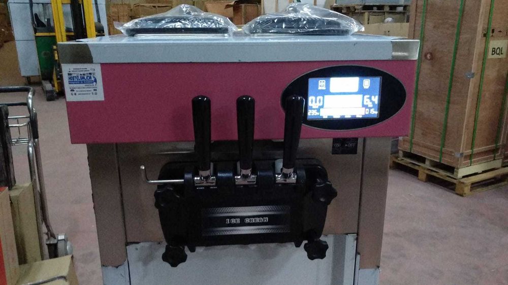 Máquina de Gelado Soft/ AÇAÍ MODO NOTURNO NOVA