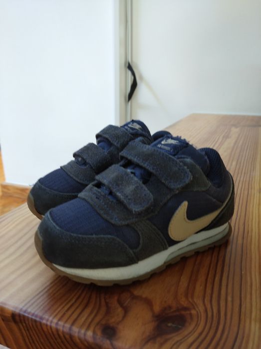 Tênis Nike tamanho 25