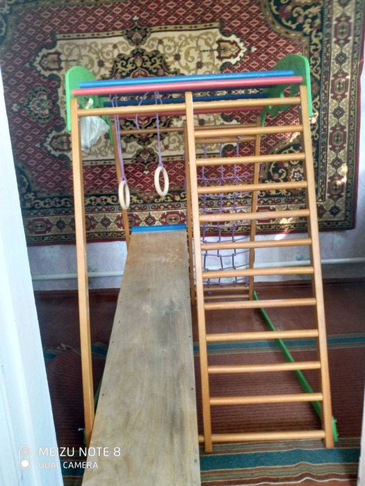 Продам дитячу гірку-лазалку