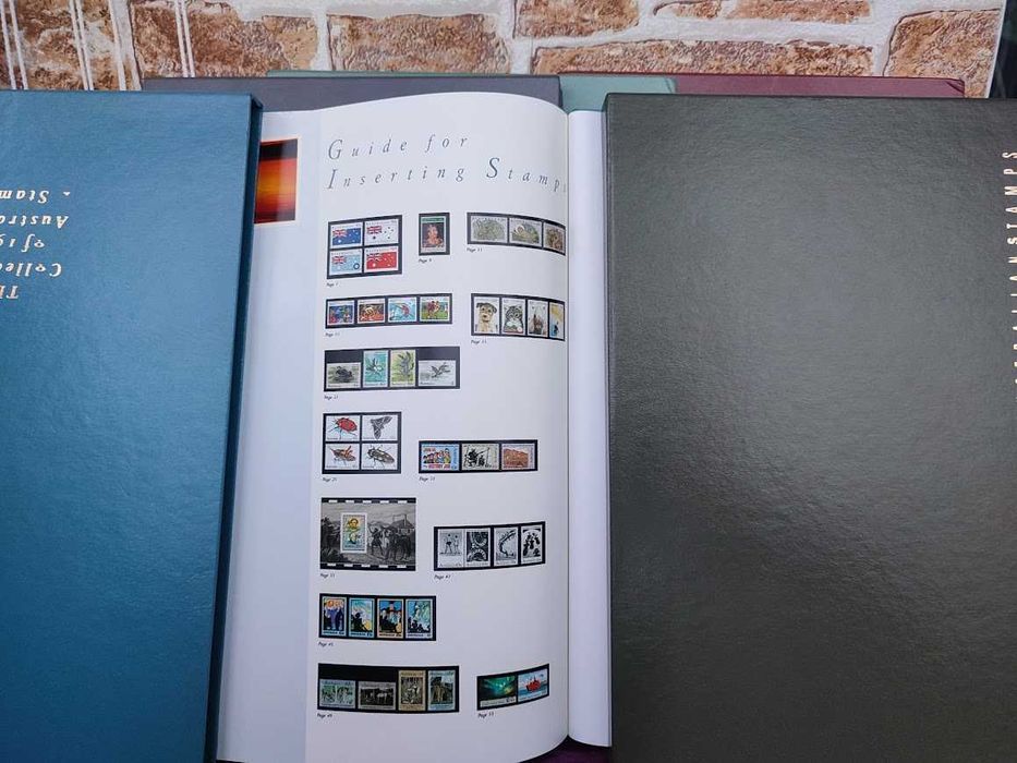 Колекційні альбоми, книги з річними наборами марок Австралії 1988-1992