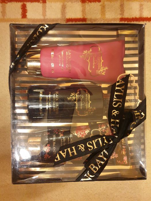 Conjunto  comprado na Wells creme de banho, loção corpo, gel banho