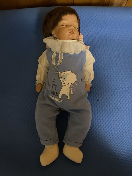 Фарфоровая кукла