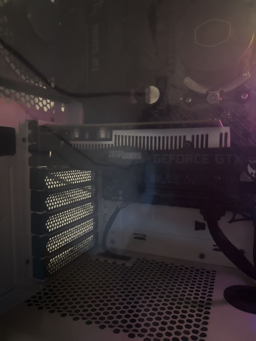 GTX 1650 AMP Zotac Gaming