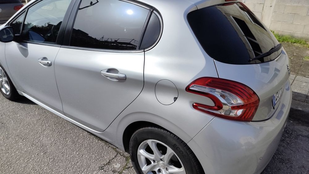 Peugeot 208 1.2 gasolina 2015