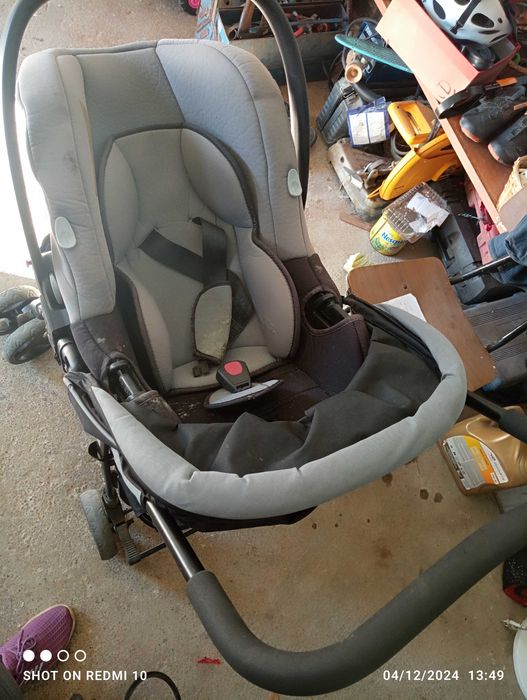 Carrinho e ovo nania semi novo