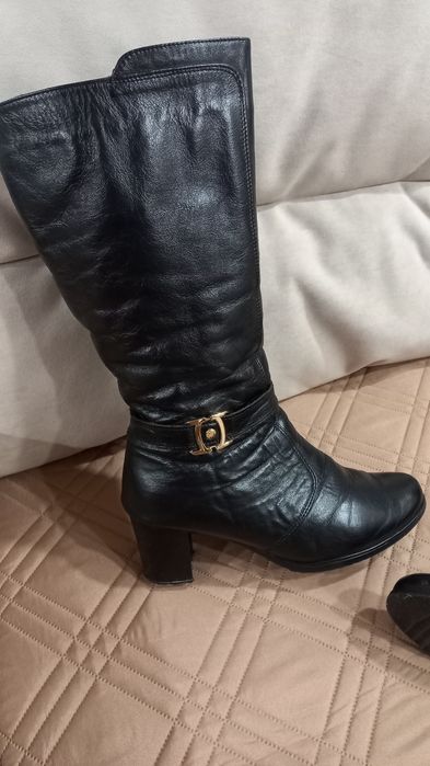 Жіночі чоботи 40р., шкіряні, зимові на натуральному  хутрі