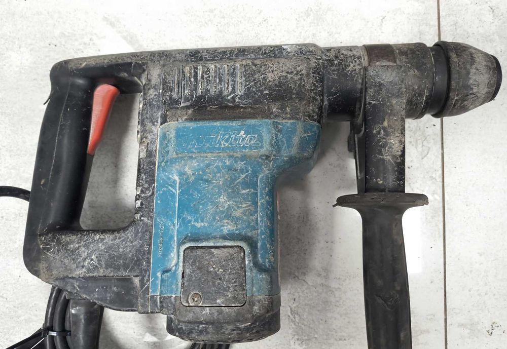 Młot udarowy  Makita HR3000C