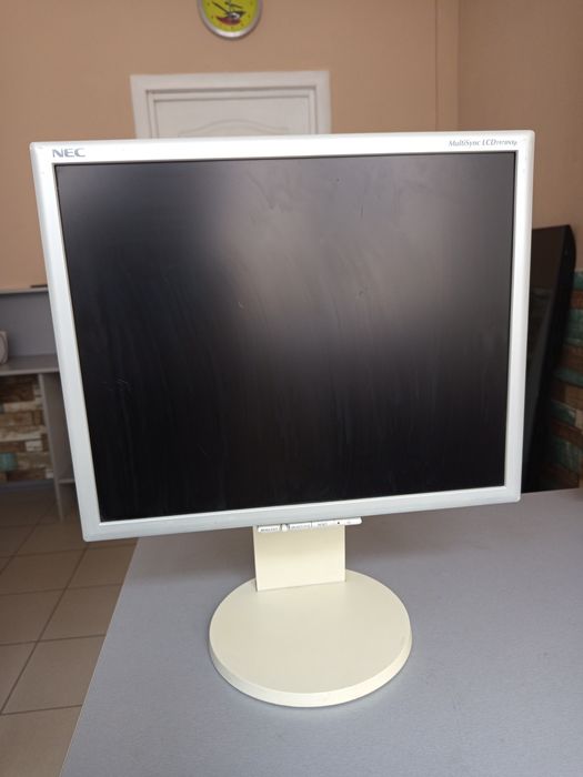 Монітор NEC MultiSync LCD1970NX