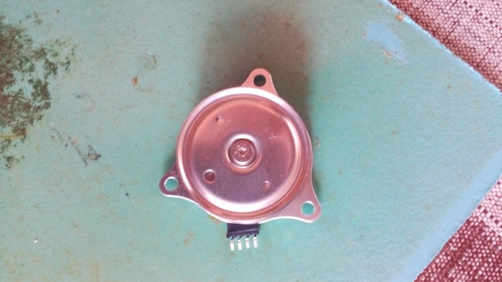 Электродвигун міні, кроковий