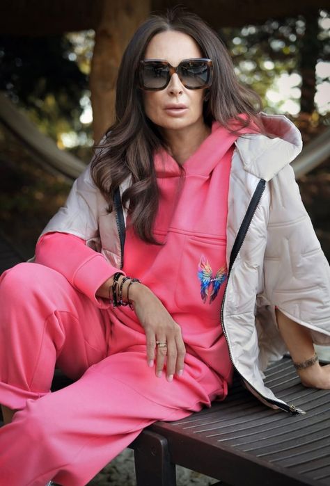 Nowy dres Minouu skrzydła