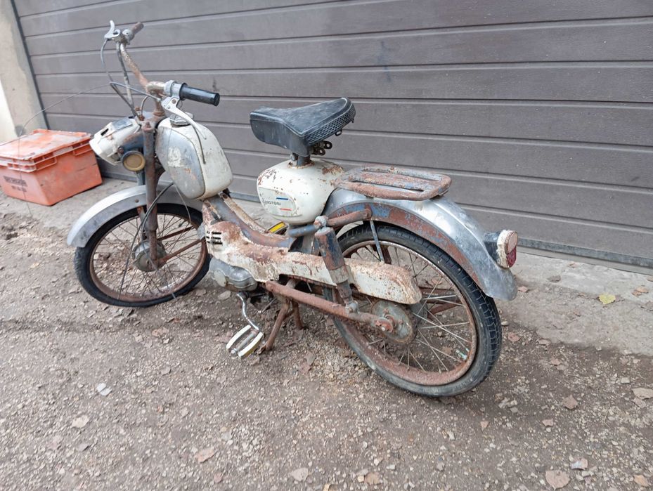 Motorower włoski MOTOBI odpala i jeździ