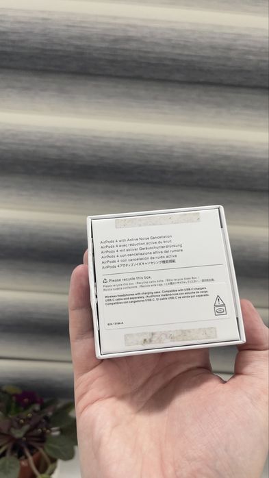 Airpods 4 із шуомоподаленням ( оригінал)