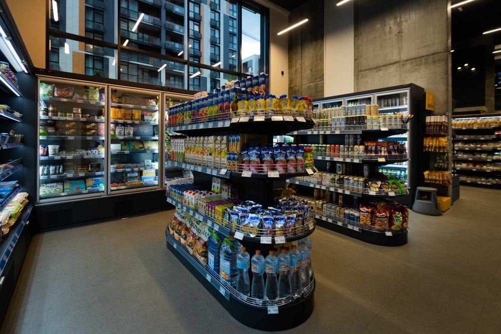 Торгове обладнання, безкоштовна доставка - полиці в наявності.