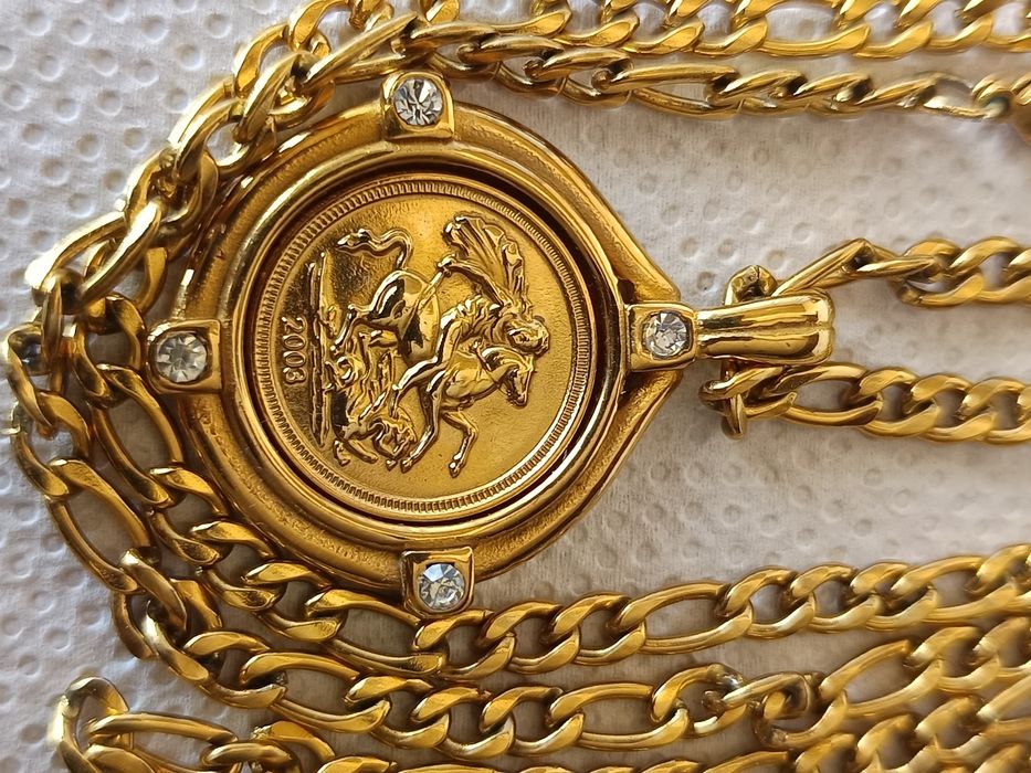 Colar com medalha Libra
