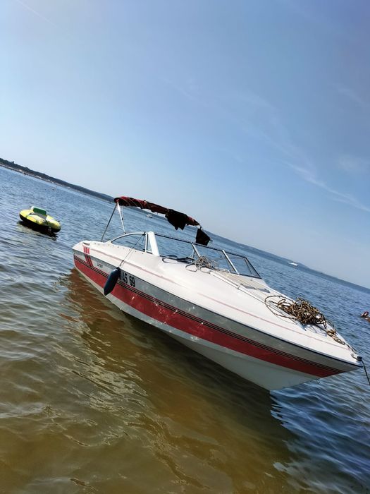 Zarezerwowana łódź Larson boot cabina mercruizer