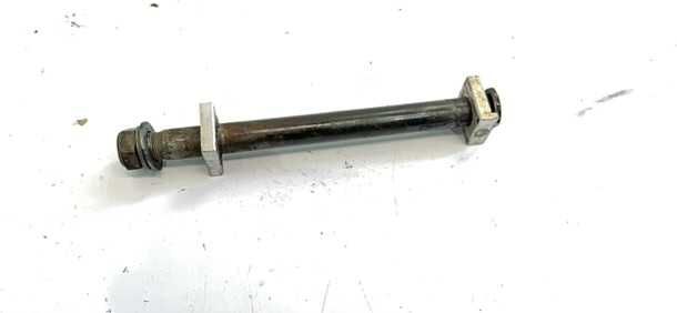 Yamaha Yzf 250 02do06 Oś ośka koła tylnego tył czesci