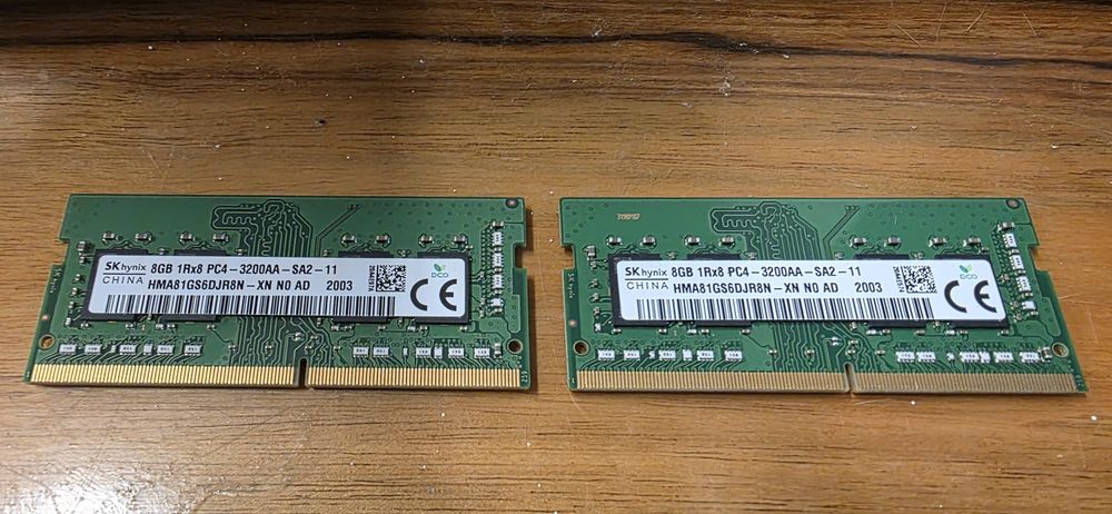 2 x 8 GB RAM DDR4 3200 SODIMM SK Hynix
