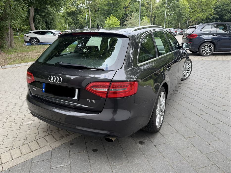 Audi a4 Bi-Xenon PDC Navigacja