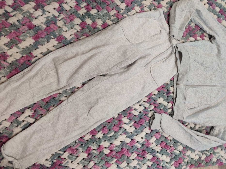 Спортивний костюм на дівчинку