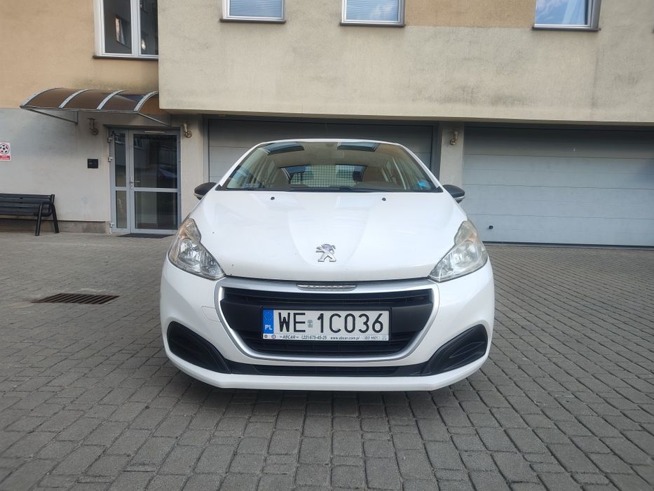 Peugeot 208 van vat-1