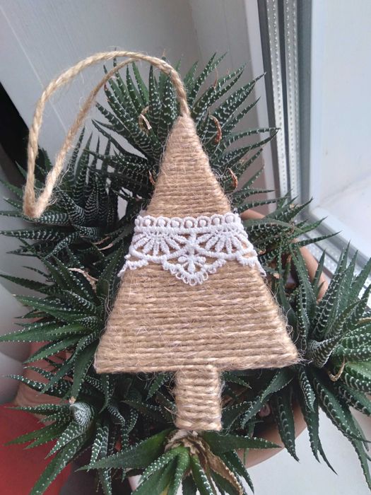 Іграшки/прикраси на ялинку,декор