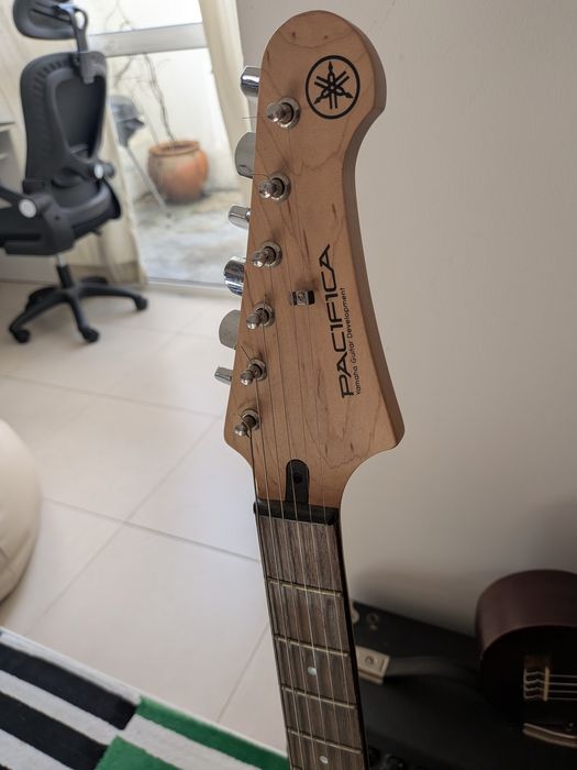 Yamaha Pacifica Vermelha