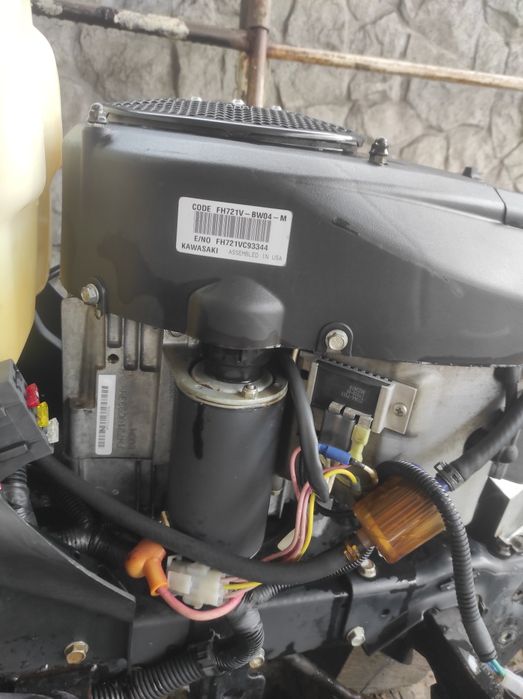 двигун Kawasaki,газонокосарка