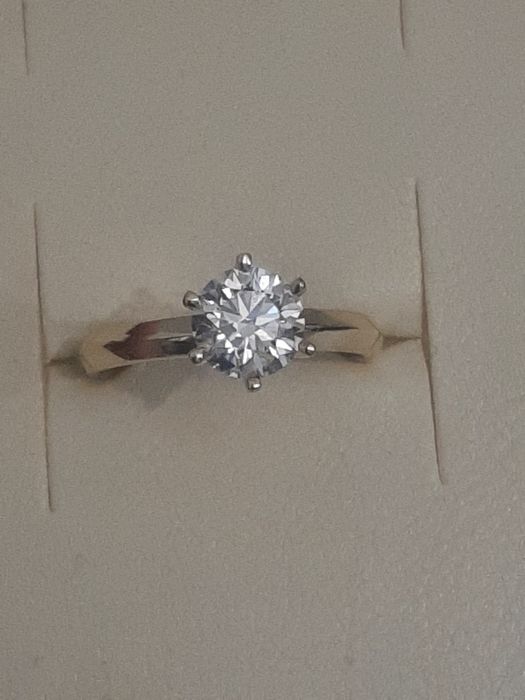 1.16 ct E / VVS1 бриллиант , сертификат. Золотое кольцо.