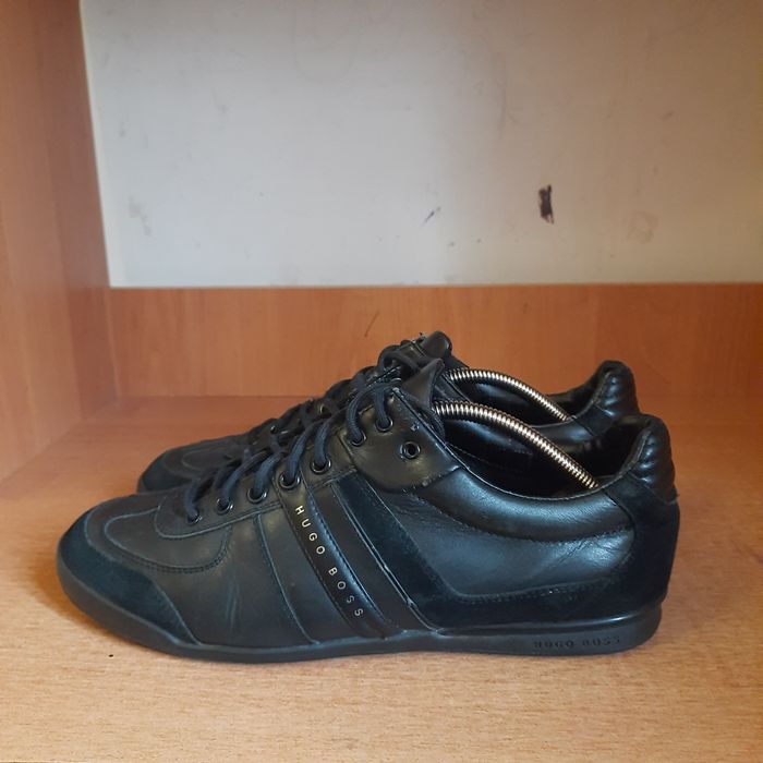 Продам кросівки хугобос