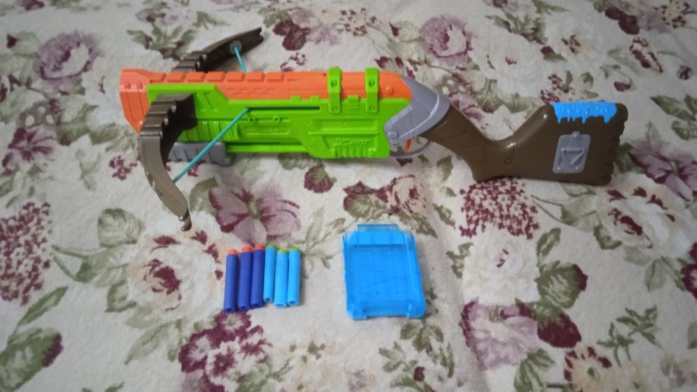 Игрушка арбалет детский.