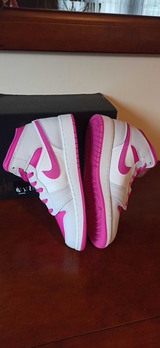 (r. 38,5) Nowe buty damskie Nike Air Jordan 1 Mid GS Pink FD8780.-500