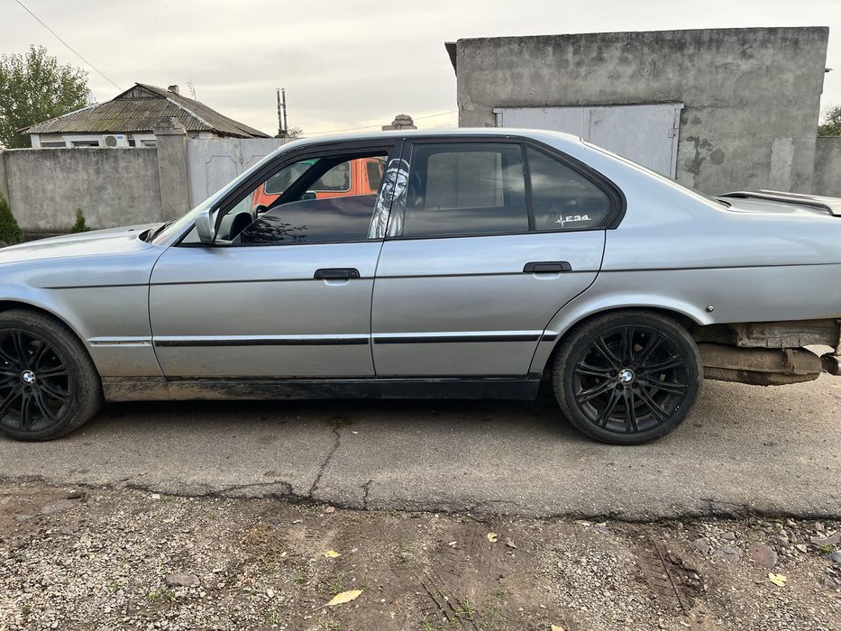 продам або обміняю бмв е34