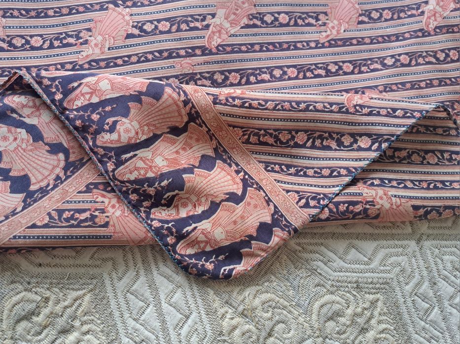 Платок 100%silk.  Винтаж.