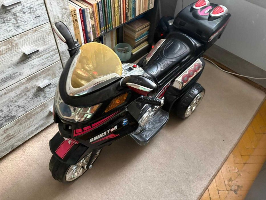 Motocykl oraz samochód na akumulator, dla 3- 5 latka, cena za 2 szt