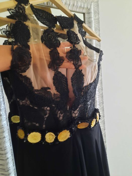 Vestido Único em renda de festa