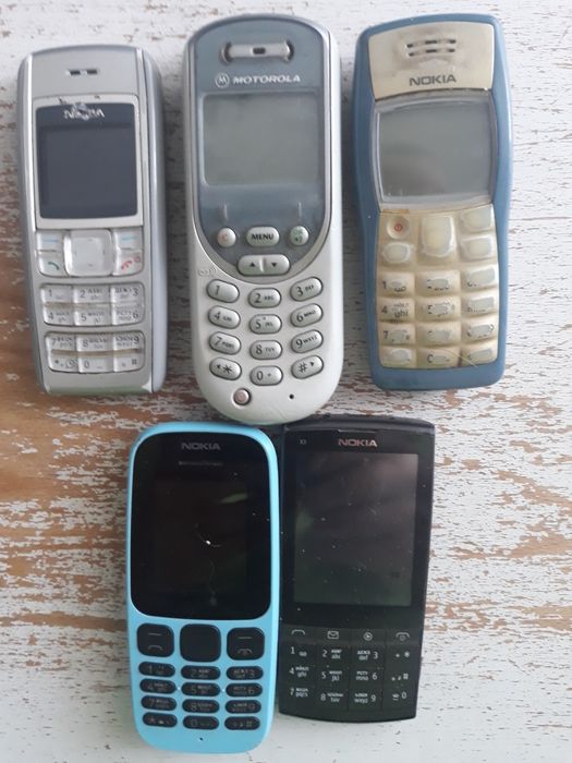 Вашему вниманию пять мобильных телефонов