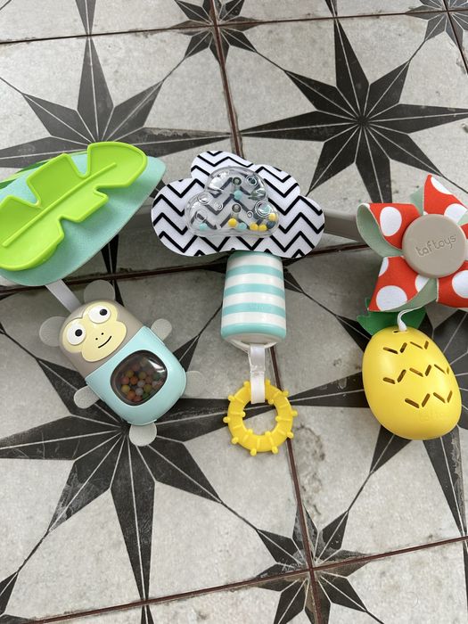 Розвиваюча дуга з брязкальцями