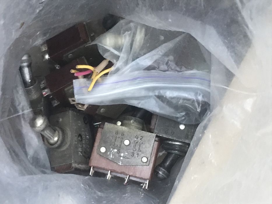 Радянські нові та бу кнопки перемикачі мікрореремикачі на срібло