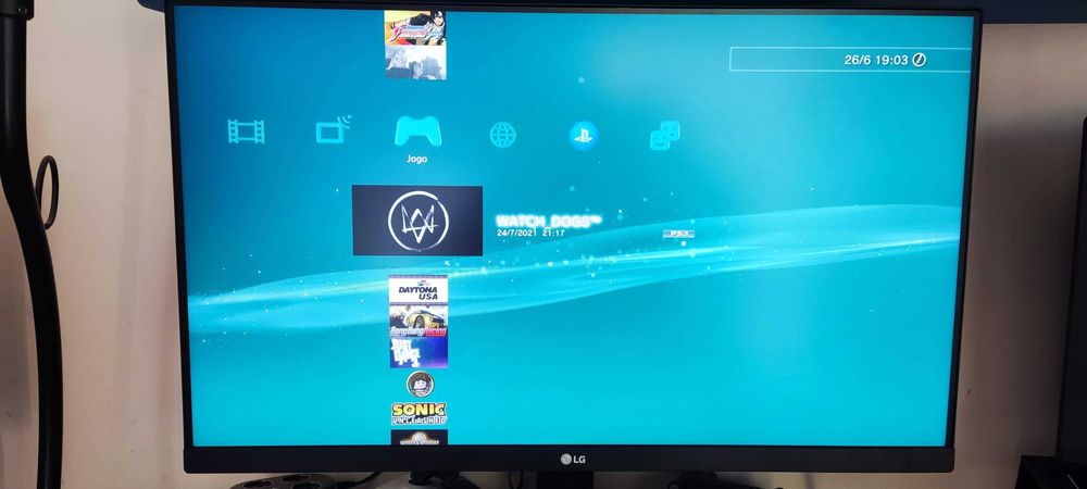 Consola Sony PS3 SuperSlim + Jogos e Acessórios.