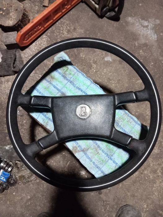 Продам руль ваз 2107 і 2 шини р13