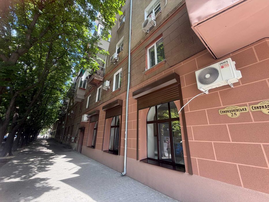 Продам 3 кімнатну квартиру в центрі Одеси / Спиридонівська / Паркомісце/ Сталінка